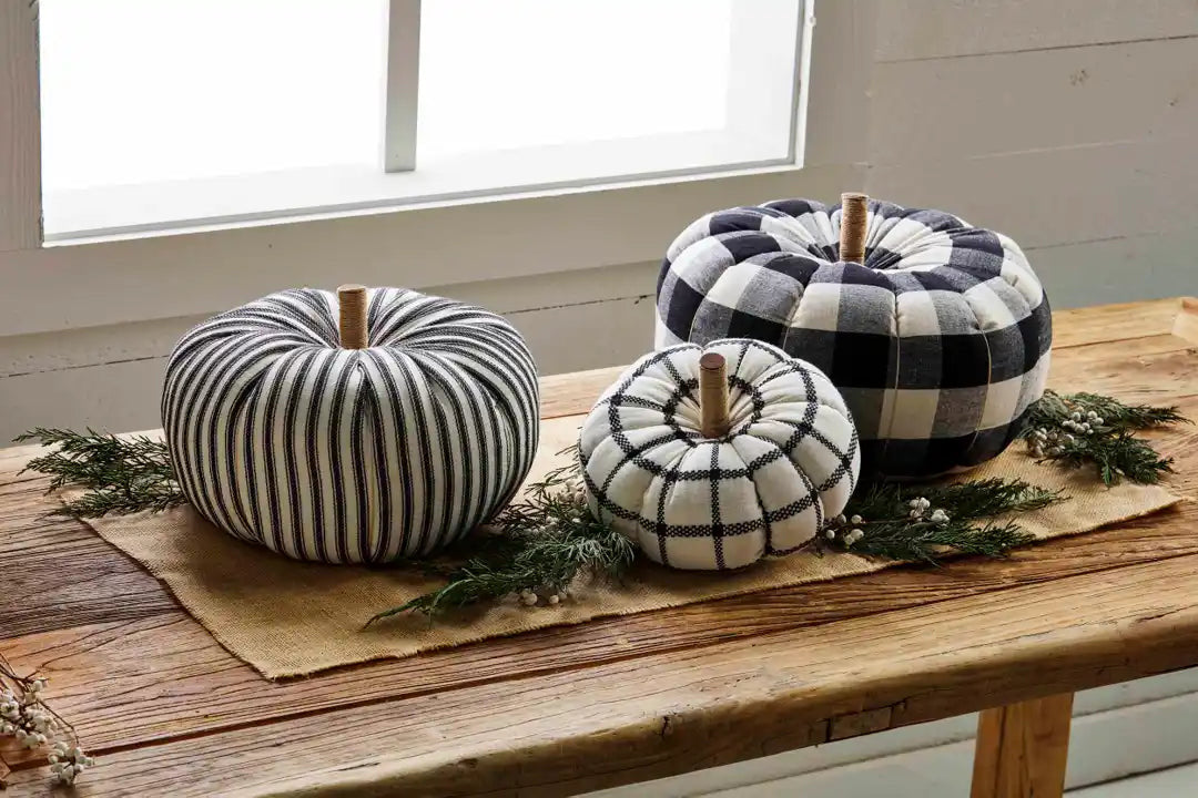Black & White Pumpkins