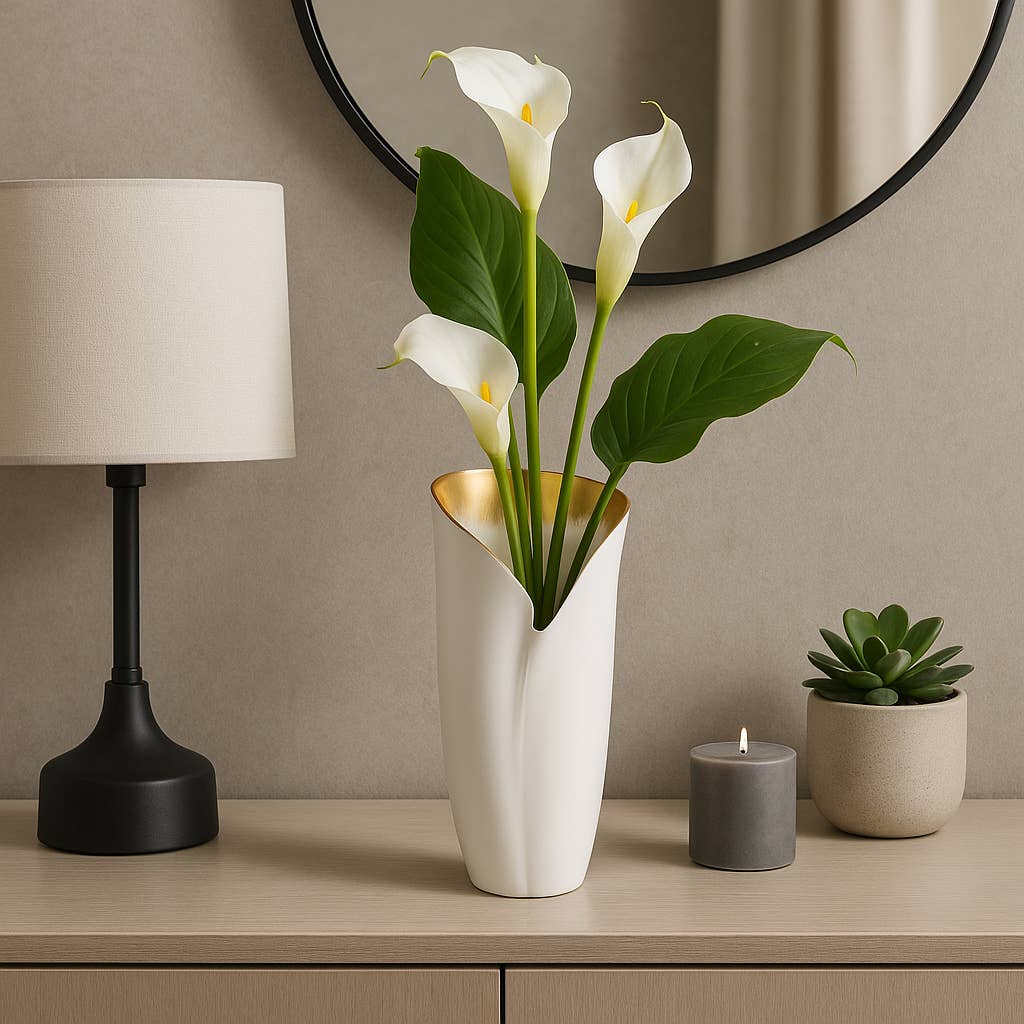 Porcelain Curved Hollis Vase