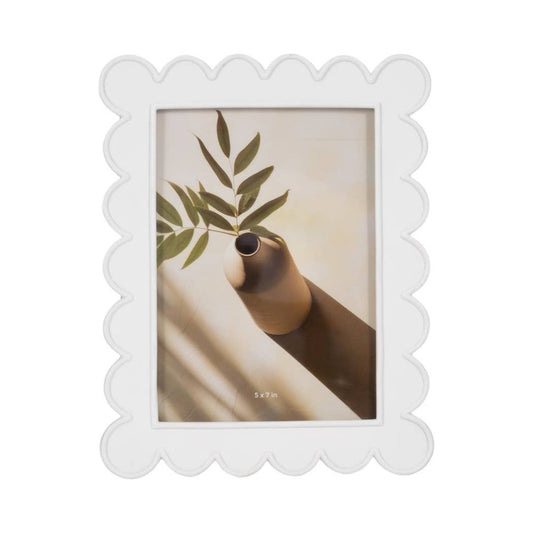 Scalloped Photo Frame 5”x7”