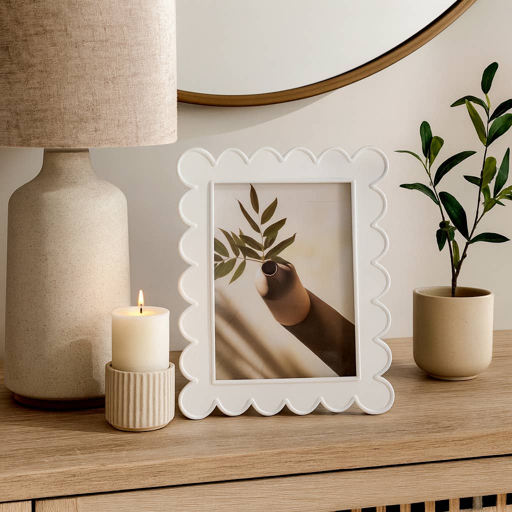 Scalloped Photo Frame 5”x7”
