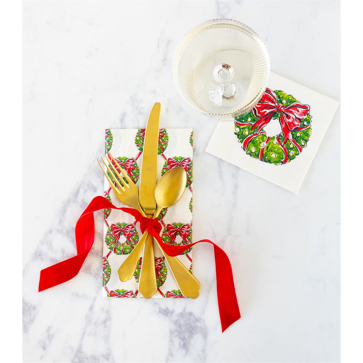Holiday Wreath Guest Napkin - pack of 16 Size