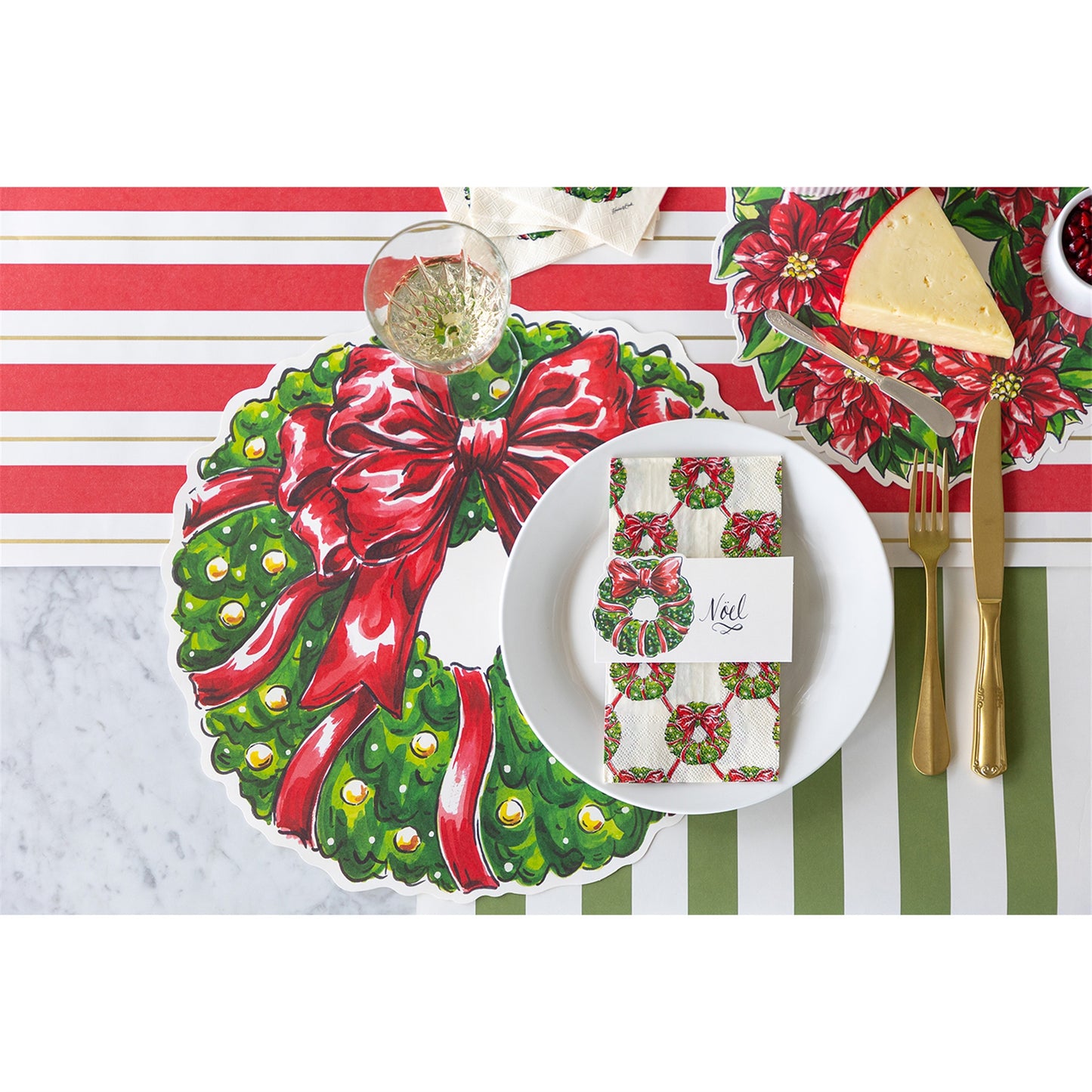 Holiday Wreath Guest Napkin - pack of 16 Size