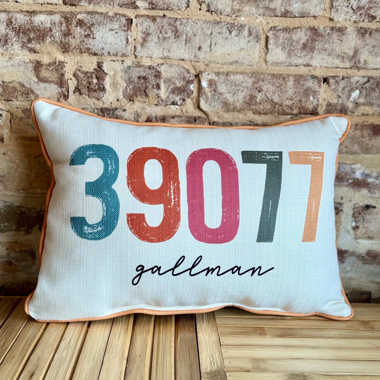 39077 Gallman, MS Pillow