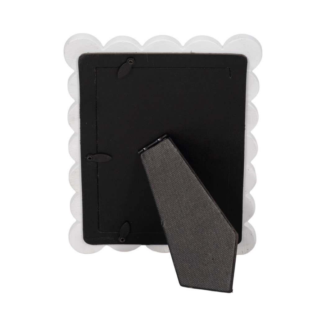 Scalloped Photo Frame 5”x7”
