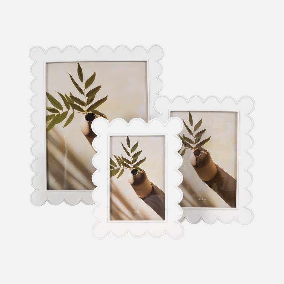 Scalloped Photo Frame 5”x7”