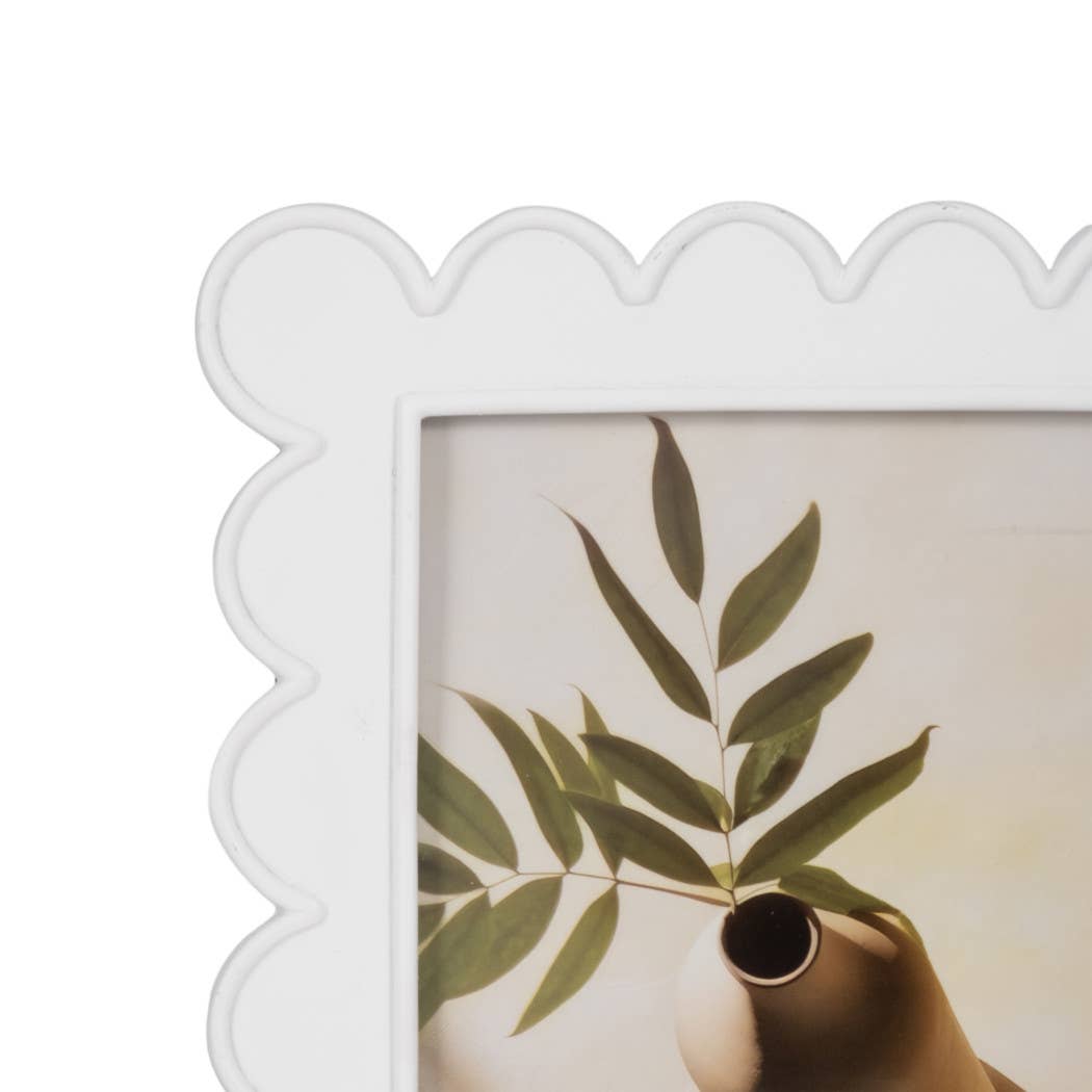 Scalloped Photo Frame 5”x7”