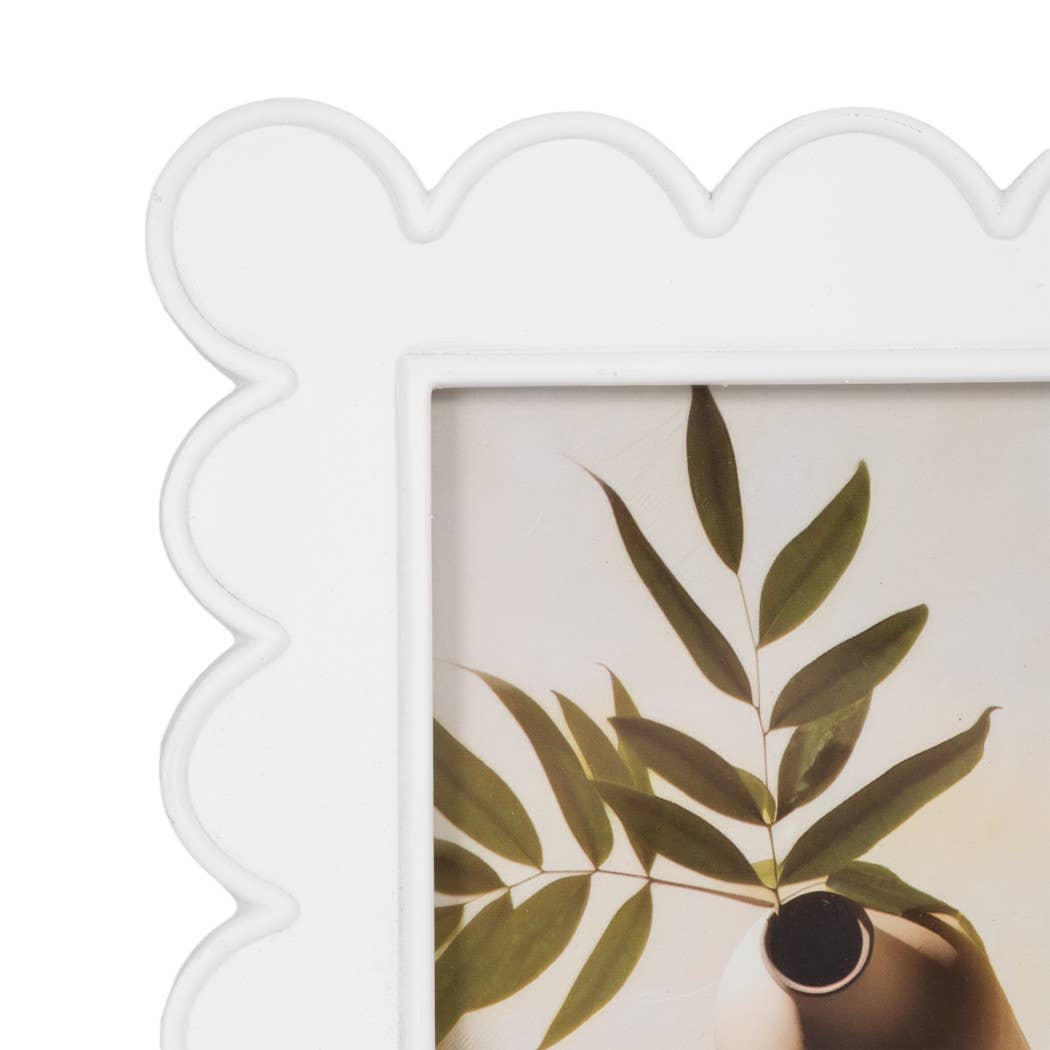 Scalloped Photo Frame 5”x7”